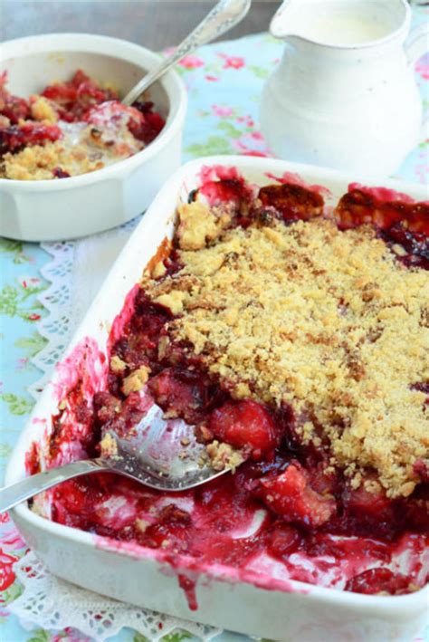 Juicy Plum Crumble With Red Wine Golden Pear Recipes