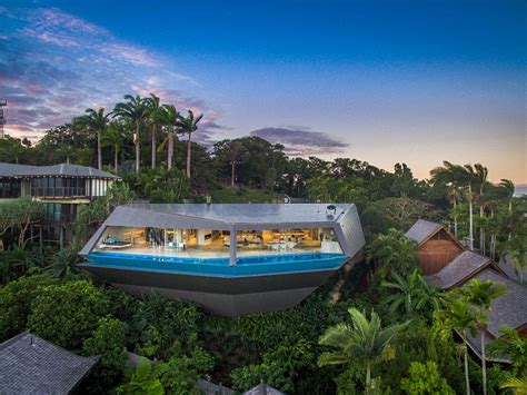 Living On The Edge Grand Futuristic Mansion Is A Modern Masterpiece