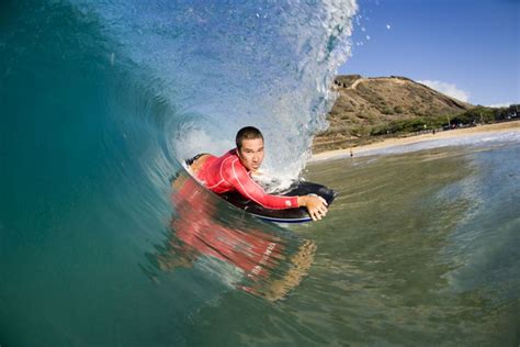 How To Ride The Barrel On A Bodyboard Surf Surferos Deportes Extremos