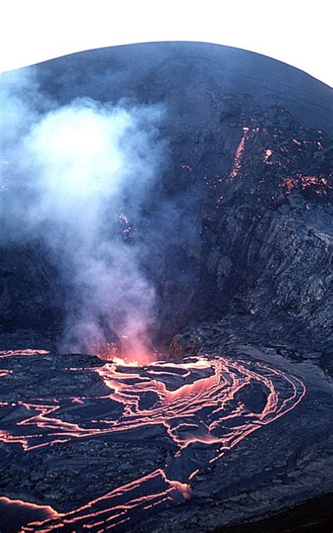 Последние твиты от kilauea volcano (@kilaueaus). Port 1 Hilo — Kilauea Iki Crater | R. Doug Wicker — Author
