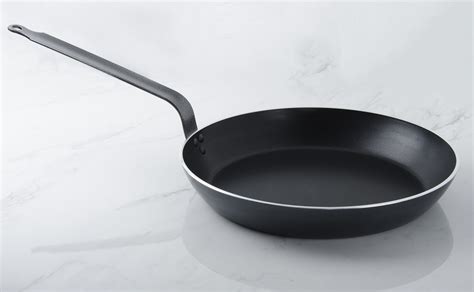 Poele induction, de buyer ou mauviel découvrez une large gamme de poele de cuisine haut de trouble obsessionnel culinaire. Poêle anti-adhésive professionnelle 36 cm CHEF - Colichef