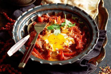 155+ easy dinner recipes for busy weeknights. This loved Middle Eastern #breakfast is a spicy mix of eggs, tomato and chilli. #chakchouka ...