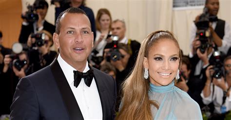 Jennifer Lopez And Alex Rodriguez Are Engaged See Her Ring Alex