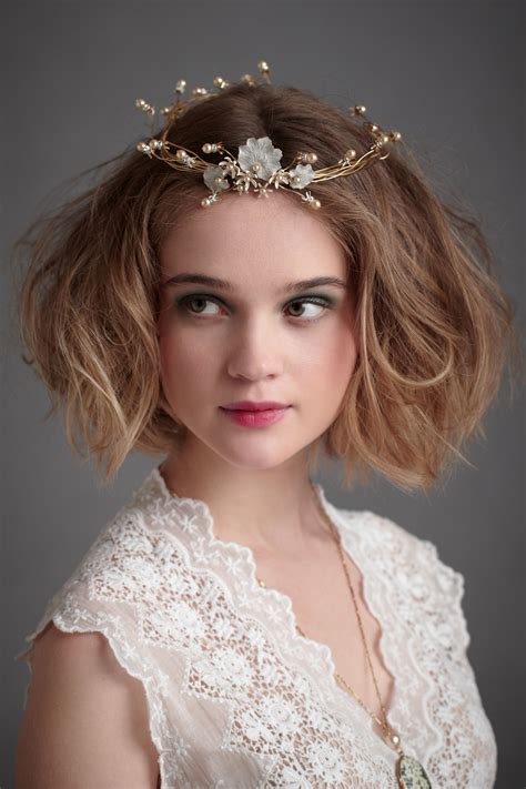 Short thick hair is modern, versatile and stylish. What Are 2016 Short Wedding Hairstyles? | HairStyles4.Com