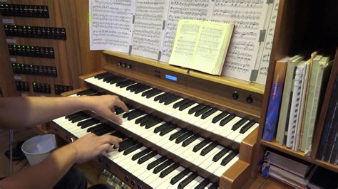 Vor allem der evangelische kirchentag hat viel zur verbreitung neuer lieder beigetragen, so auch von „komm, herr, segne uns, das dort 1979 erstmals gesungen wurde. EG 610 - Herr, wir bitten komm und segne uns - YouTube