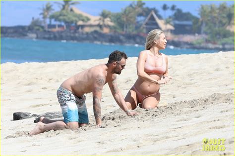 Brian Austin Green Pregnant Sharna Burgess Relax On The Beach In