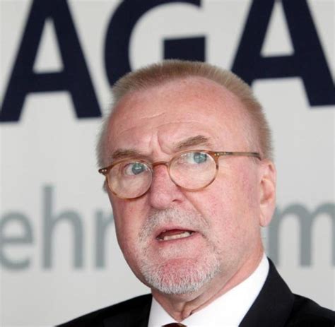 Die welt zu fussen umbau der wohnungen in den hausern des hamburger weltquartiers bauhandwerk ditting und saga unternehmensgruppe richtfe. SAGA GWG will konstant 1000 Wohnungen pro Jahr bauen - WELT