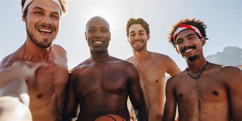 Tips For Posting A Shirtless Selfie Without Looking Self Absorbed Hornet The Queer Social