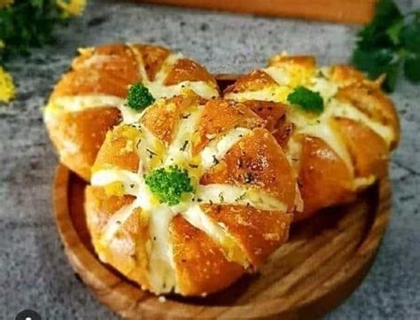 Cream cheese and garlic bread. Peluang Usaha Menggiurkan Korean Garlic Cheese Bread ...