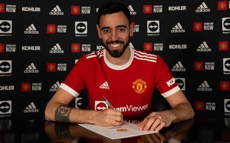 Bruno Fernandes Signs New Four Year Contract With Manchester United But Why Now
