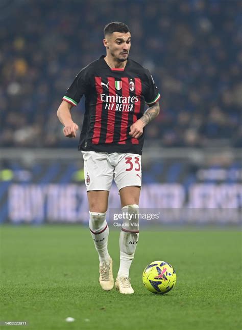 Rade Krunic Of Ac Milan In Action During The Serie A Match Between Fc