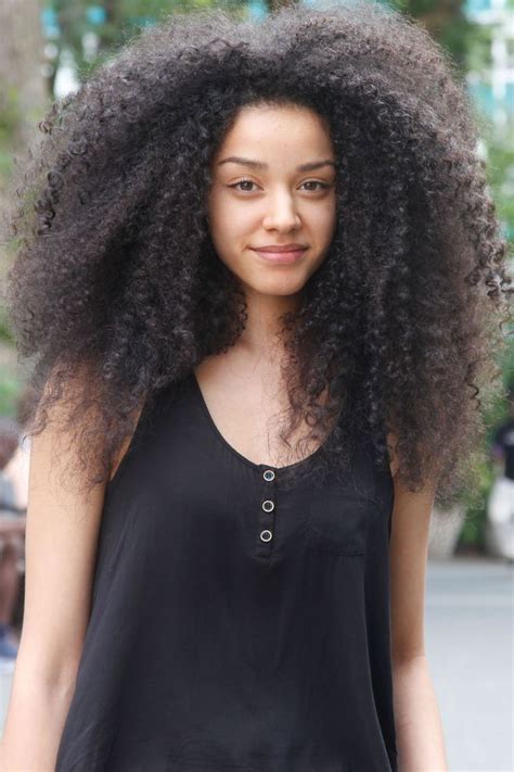 Black hair is beautiful, and these celebrities have gotten raven right, choosing the perfect shade of black hair color for their skintone. 21 Kinky Curly Hairstyles From Today's Women - Feed ...