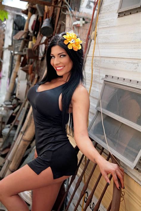 49 Shelly Martinez Nude Pictures Uncover Her Attractive Physique The