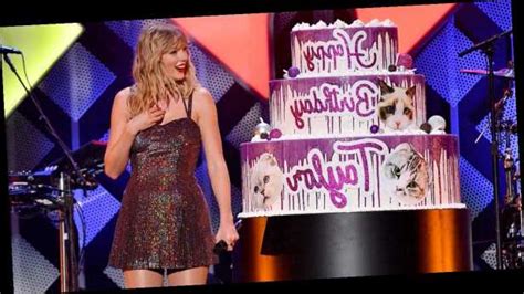 Taylor Swift Celebrates Her 30th Birthday With — What Else — A Giant