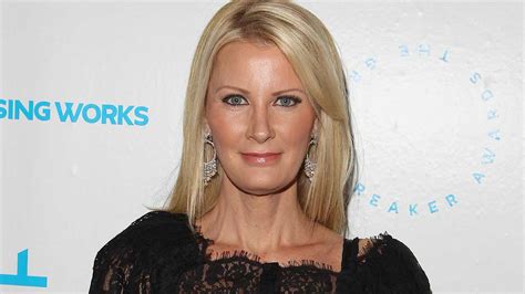 Sandra Lee Leaves Hospital After Breast Cancer Surgery Abc7 New York