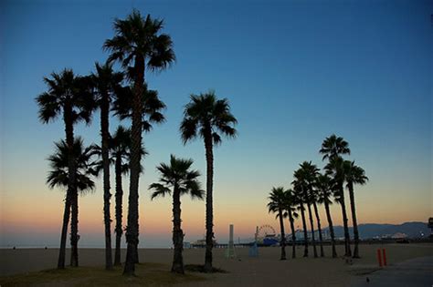 Usa California La Santa Monica Beach Sunrise Flickr