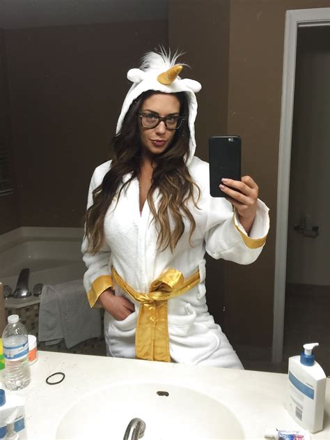 ALL OF EX WWE S KAITLYN NUDE PHOTOS LEAKED 15 22
