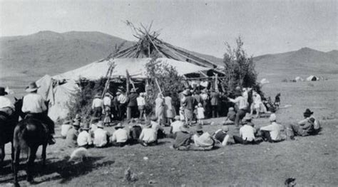 Sun Dance Lodge With Onlookers Army Tents In Background
