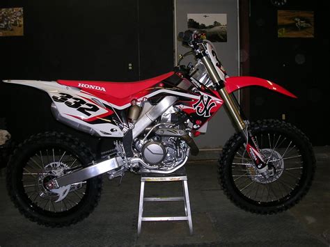 Rápida, ágil e fácil de conduzir, é uma máquina. Post pictures of your bikes with powder coated wheels or ...