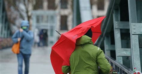 Nrw muss auch am wochenende mit gewitter und starkregen rechnen. Windböen, Schauer und Gewitter: Es bleibt ungemütlich in NRW