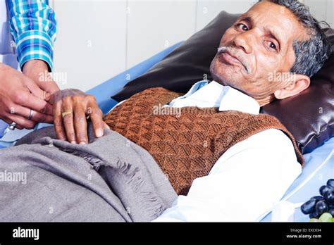 Indian Doctor Hospital Patient Treatment Stock Photo Alamy