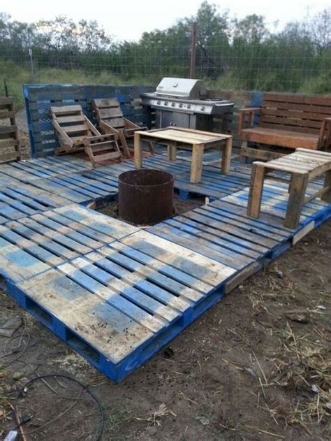 Once the swimming pool platform base has been erected, arrange the pallet wood on the deck until you have the design you will to create. 10 Best DIY Wood Pallet Patio For Cheap and Amazing Home ...