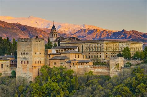The World S 20 Most Beautiful Historic Castles Granada Moorish Architecture