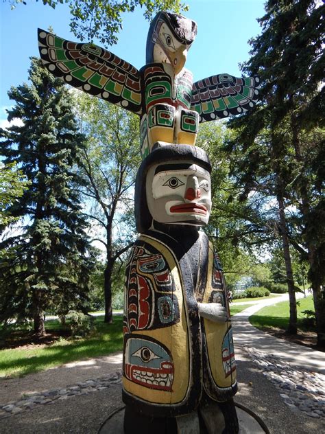 Gambar Alam Kayu Monumen Patung Simbol Taman Warna Warni Tiang Totem Suku Asli Seni