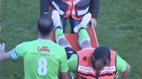 Medics Drop Soccer Player From Stretcher He S Ticked Huffpost