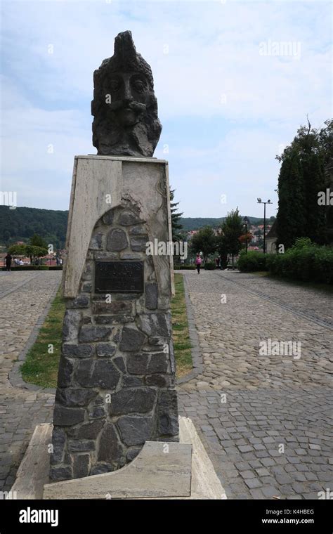 Busto De Vlad Tepes Iii Príncipe De Valaquia 14311476 También