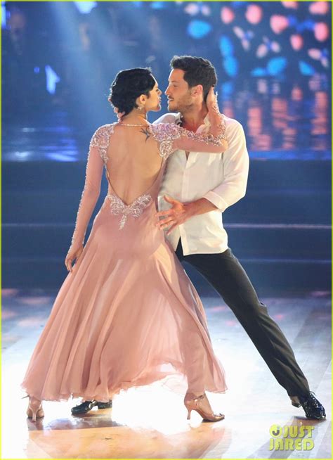 Rumer Willis Val Chmerkovskiy Are Toxic Duo On Dancing With The