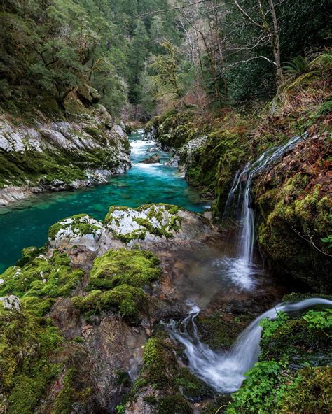 The Elk River Oregon Yes The Water Is Actually That Color Oc 1728