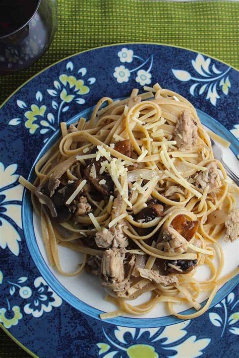 I give you the ingredients for three different sizes. Leftover Turkey Pasta with Mushrooms #SundaySupper | Cooking Chat