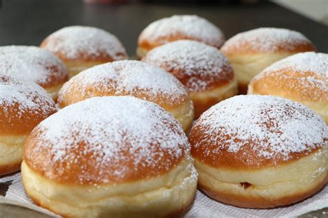 Nefis bir tatlı olan krapfen tarifi bir alman tatlısı mucizesidir. Fasching 2020, Pielachtal: Krapfen selber backen im ...