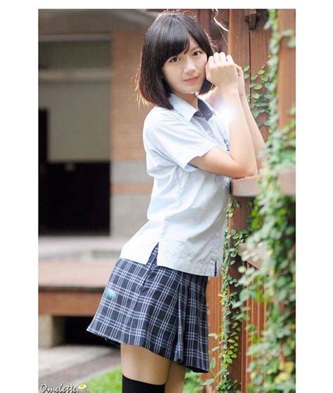 女子高生制服ハッシュタグ instagram 写真と動画 アジアの女性 女の子の衣装 日本の学校の制服