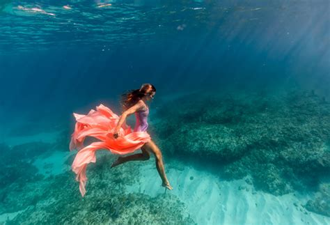 Elena Kalis Underwater Photography Flow