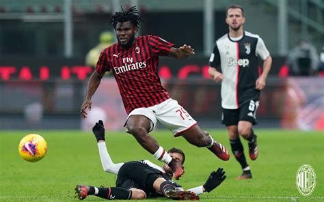 Ac milan ac milan mil. Paolo Maldini Komentari Kerasnya Laga AC Milan vs Juventus ...