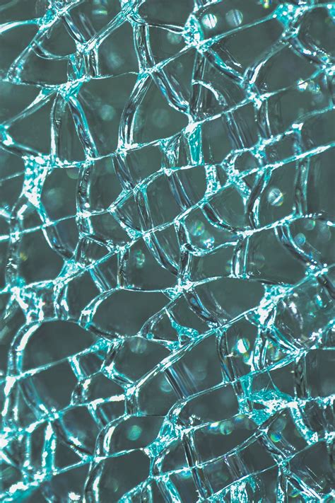 Glass Crack Wallpapers Top Free Glass Crack Backgrounds Wallpaperaccess