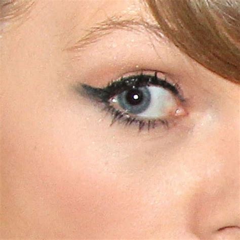 I Have Two Theories About Whats Going On With Taylor Swifts Eyeliner
