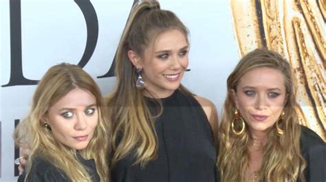 The Olsen Sisters Reunite At Cfda Awards Entertainment Tonight