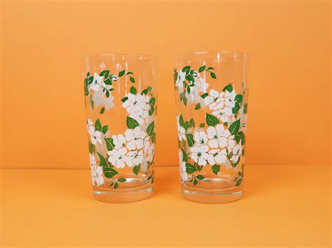 2 White Floral Glasses Vintage Glass Drinking Tumbler Set Etsy In 2021 Botanical Kitchen