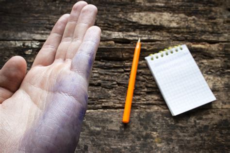 The Everyday Problems Faced By Left Handed People