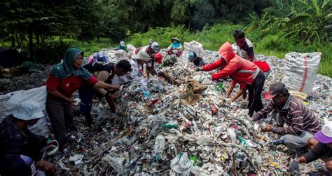 Darurat Sampah Plastik Luhut Dukung Transformasi Zero Plastic Pollution