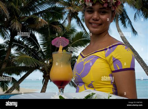 Rarotonga Island Cook Island Polynesia South Pacific Ocean A Waitress Serves Delicious Next