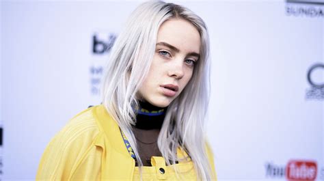 Billie Eilish Publica Un Libro De Su Vida Con Sus Fotograf As M S