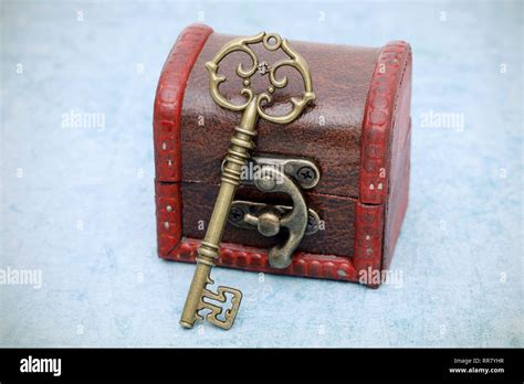 House Key Box Hi Res Stock Photography And Images Alamy