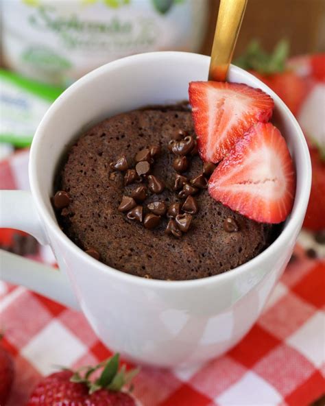 I remember scrolling through the tv a while back and seeing something on one of those daytime talk shows about mug food. foodffs #food | Chocolate mug cakes, Easy mug cake, Chocolate mugs