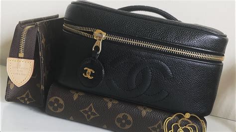 Crafted france, this durable little bag is both practical and.£635. Unboxing Vintage Chanel Vanity Case - YouTube
