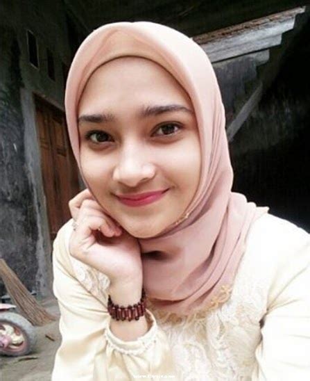 Janda Cantik Muslimah Lia Gadis Yang Cantik Dan Bohai Mempesona