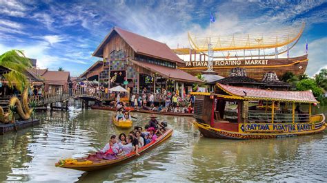 Di thailand, tidak hanya kota bangkok saja yang menarik untuk dikunjungi, namun ada kota lain yang bisa dijadikan sebagai tujuan wisata bagi wisatawan. Pattaya Floating Market Thailand, Keunikan Belanja Di Atas ...